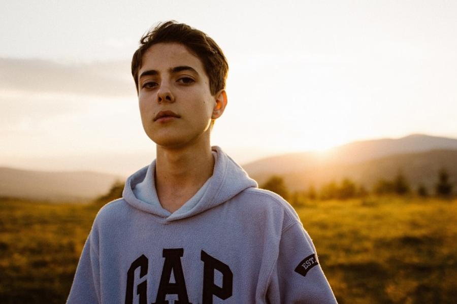 Что делать, если ребенок тебя стыдится