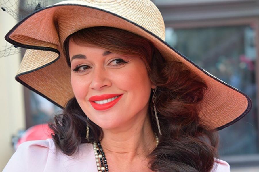 Названа причина выписки Заворотнюк из больницы