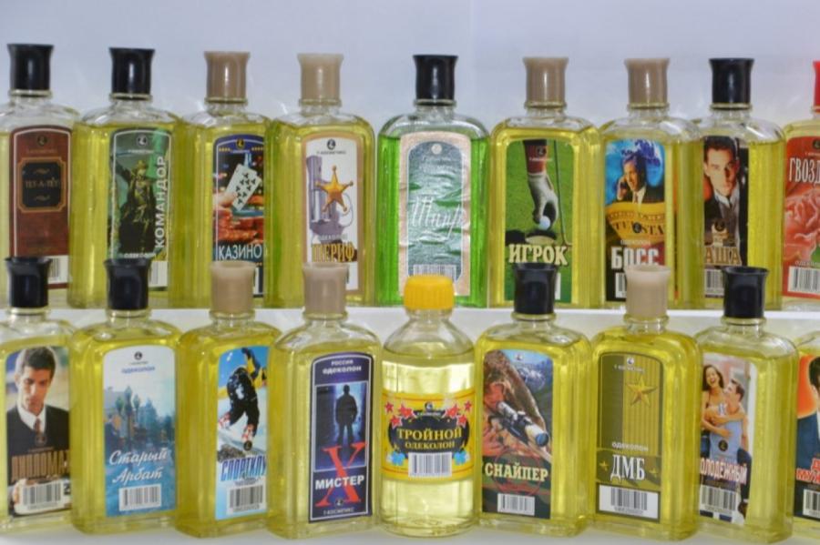 Этот по&nbsp;глазам бьет, этот по&nbsp;ногам. Привокзальные эксперты об&nbsp;одеколонах