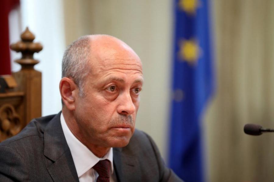 Экс-мэр Риги Ушаков: порноактрисы честнее мэра Олега Бурова