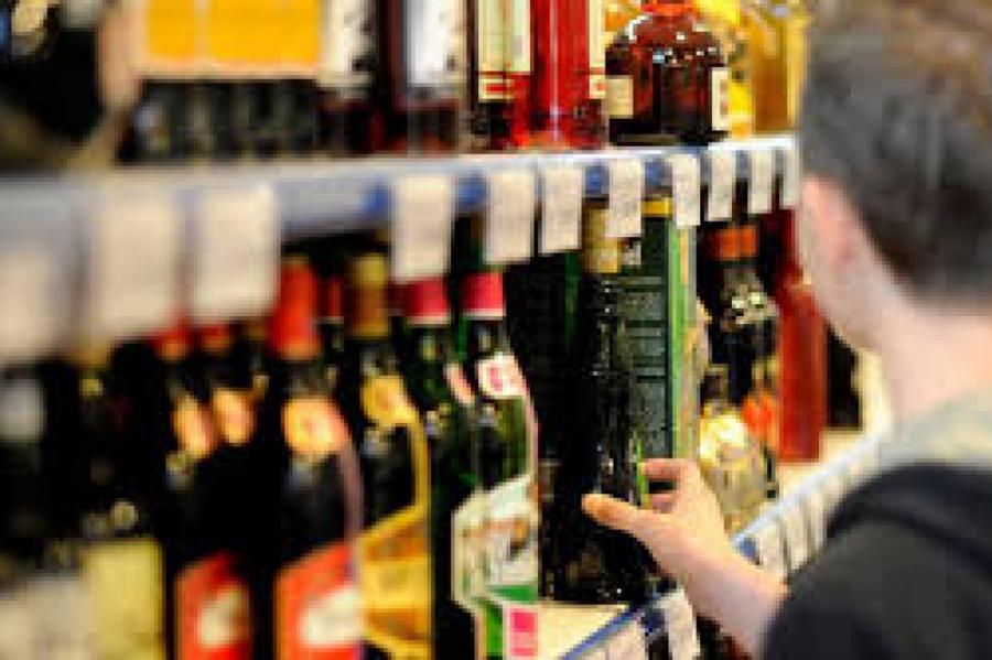 В Даугавпилсе нечестных продавцов ловят "на живца" с помощью подростков