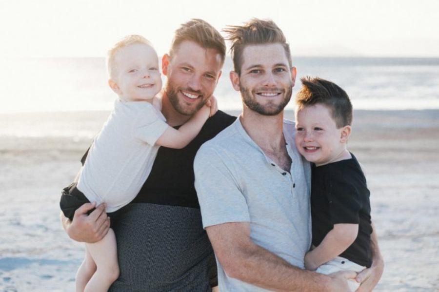 Конституционный суд Хорватии подтвердил право однополых пар на воспитание сирот