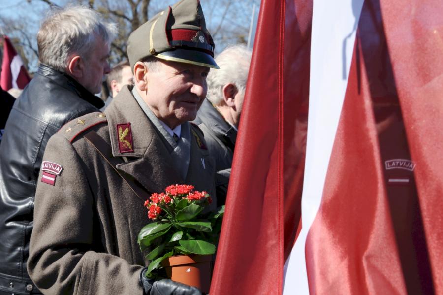 Левитс придумал, как отвлечь внимание от легионеров СС