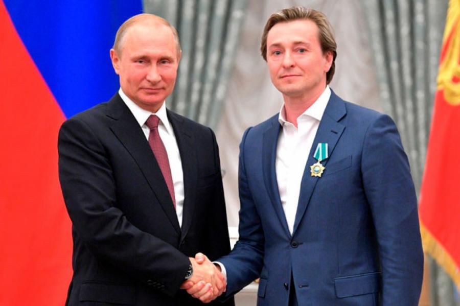 Безруков переживает: на Красной площади вместо парада Победы будет гей-парад