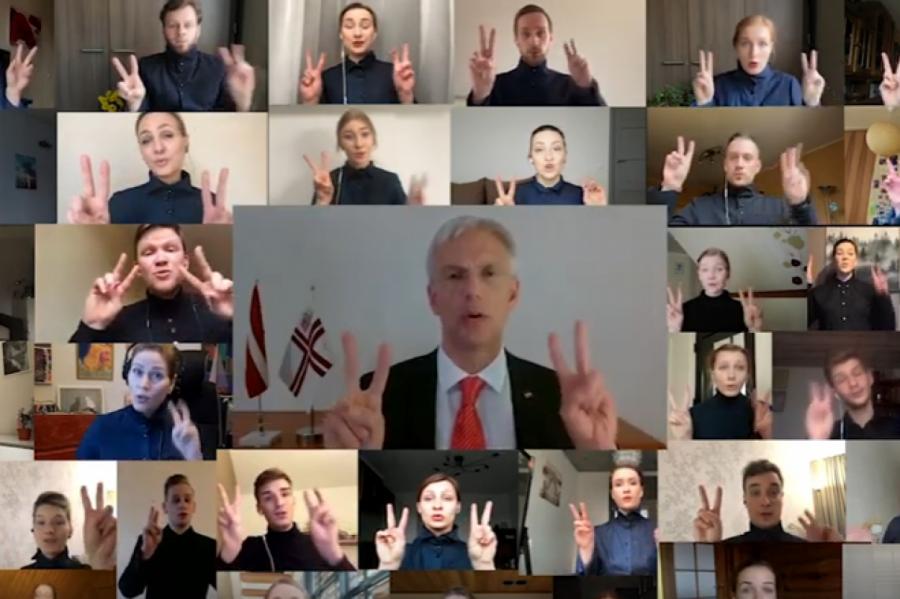 #ОстаньсяДома! Латвийский хор спел с Кариньшем о коронавирусе (ВИДЕО)