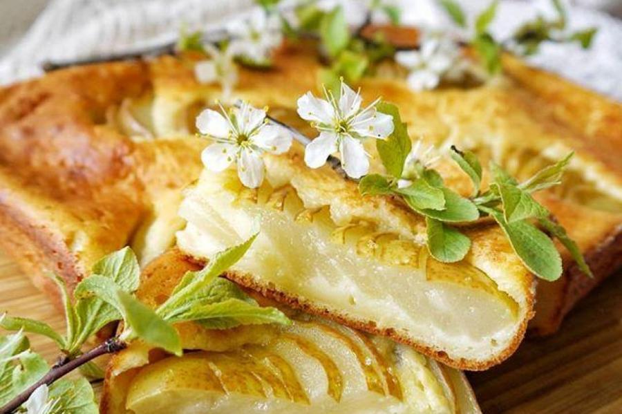 Летняя выпечка: нежный пирог с грушами и рикоттой