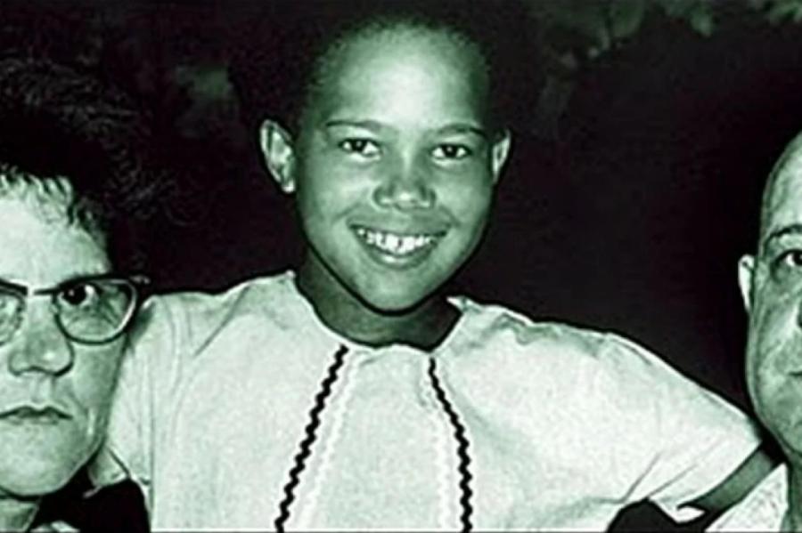 У белой пары - черный ребенок. Трагическая история Сандры Лэйнг