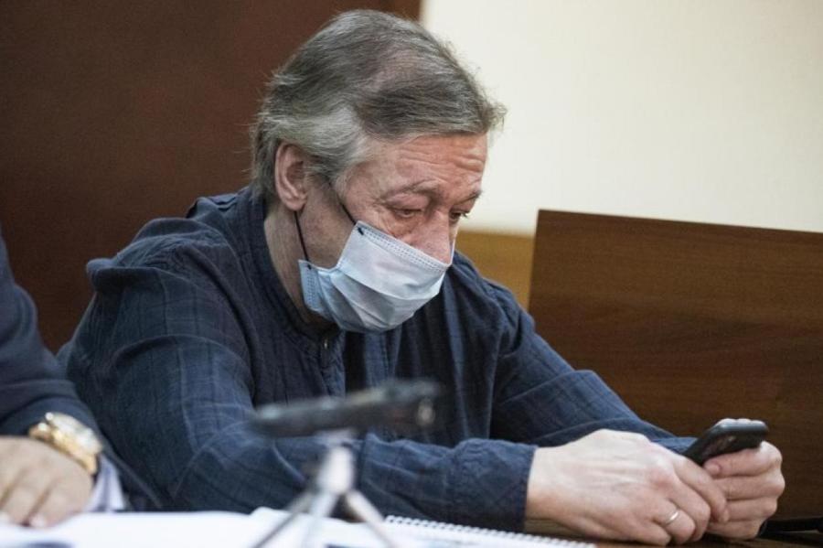 «Выжить можно»: брат Кокорина рассказал, что ждет Ефремова в колонии