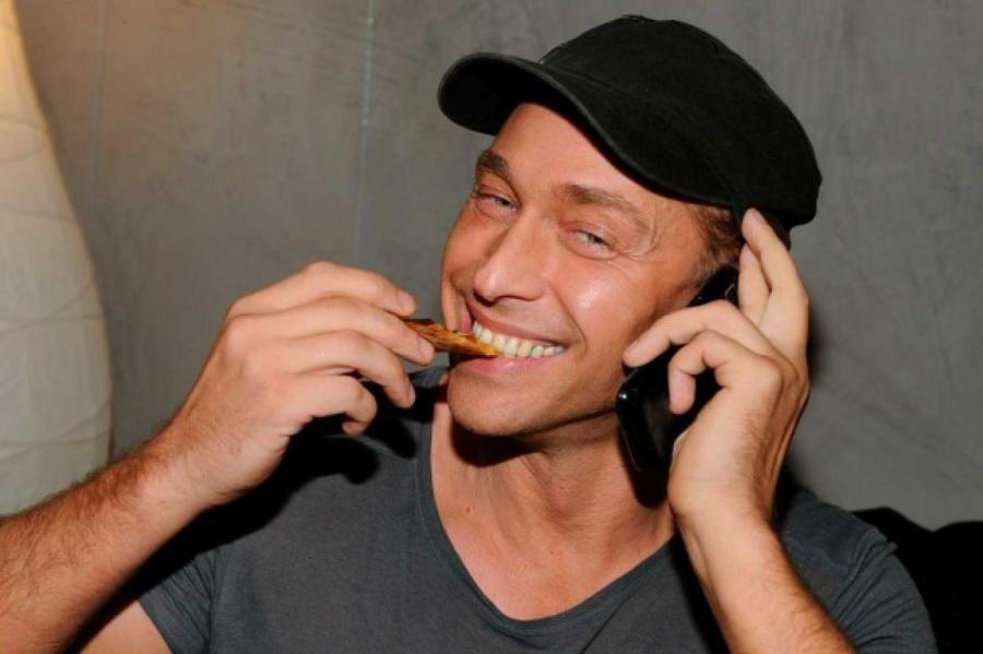 Ужас: любовницу Тарзана заплевали после жалких попыток подражать Королевой