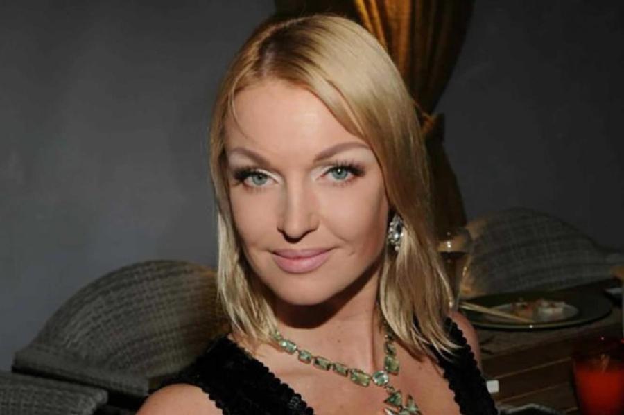 «Я упала...»: Волочкову чуть не сожгли на съемке