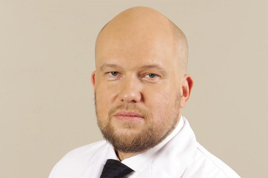 Консультирует проктолог