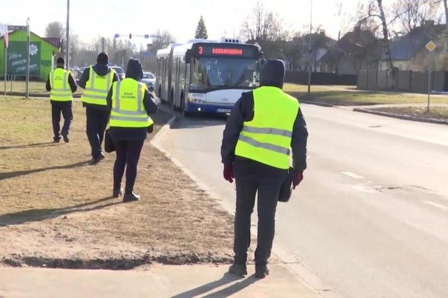 «Надо заплатить 4012 евро!» Злостный безбилетник был пойман в Риге около 50 раз