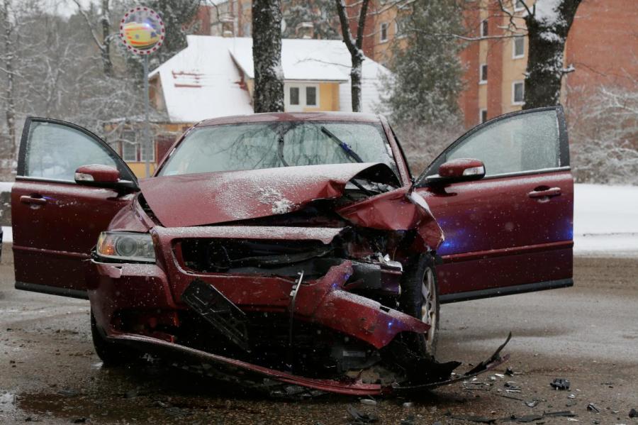 100 000 евро за Volvo: страховщики страдают из-за гололеда