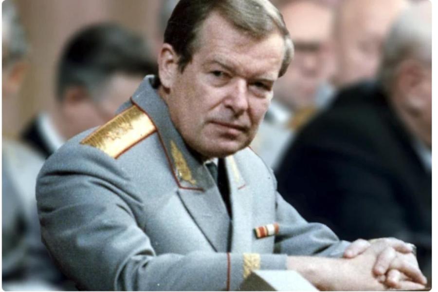 «Бакатин для Запада — герой, сумевший в кратчайшие сроки уничтожить КГБ СССР...»