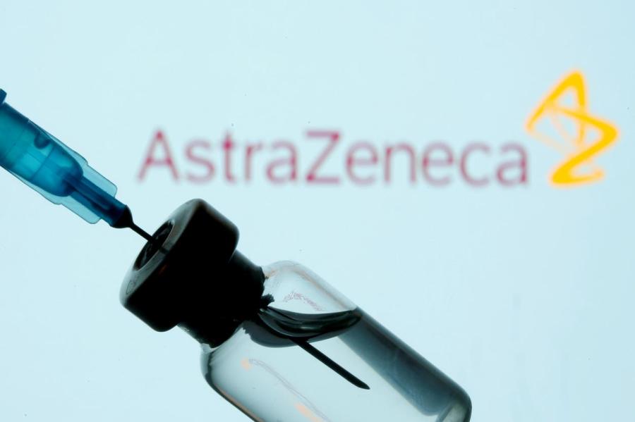 Упс! У более 200 латвийцев, уколовшихся AstraZeneca, отобрали сертификаты