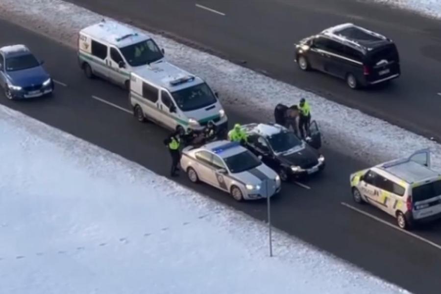 Окружили со всех сторон: в Иманте произошла операция по задержанию (+ВИДЕО)