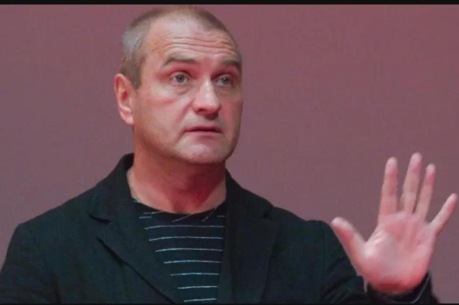 Потерял семью, которую обрёл только в 45 лет, живет в деревне один: актёр Балуев