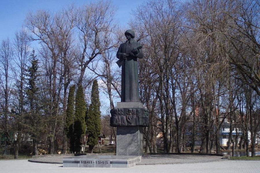 В Резекне переместят памятник Освободителям Резекне