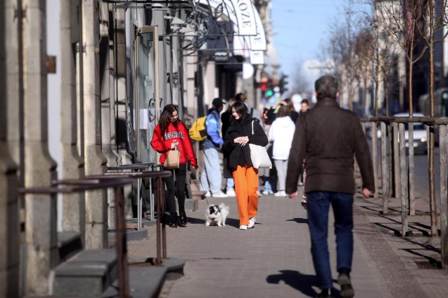 Жители из года в год все больше разочаровываются в латвийской демократии