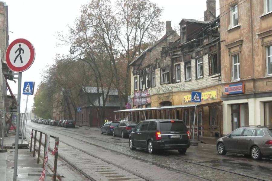 Что за Киев в центре Риги?! Последствия трагического пожара не убирают два года!