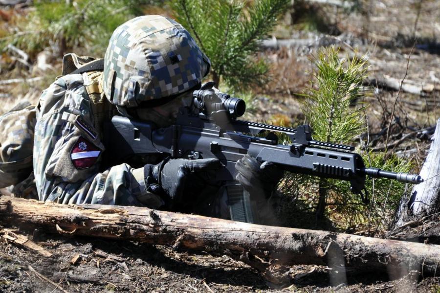 Названы важные причины, которые позволят избежать призыва в армию Латвии