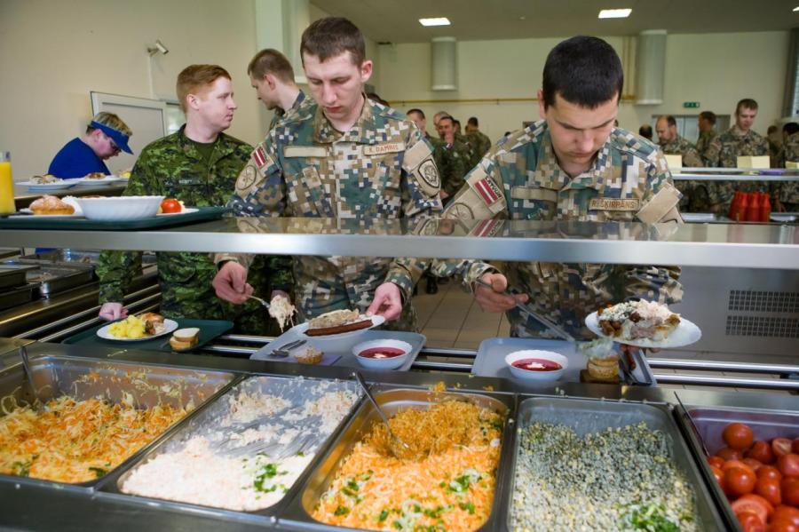 Загадочный договор НВС: год назад еда для армии стоила 8,5 млн евро, сейчас- 220