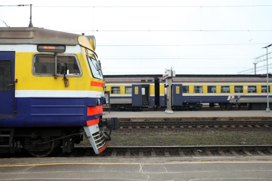 Пассажирский поезд Резекне-Рига из-за аварии опаздывает на 45 минут