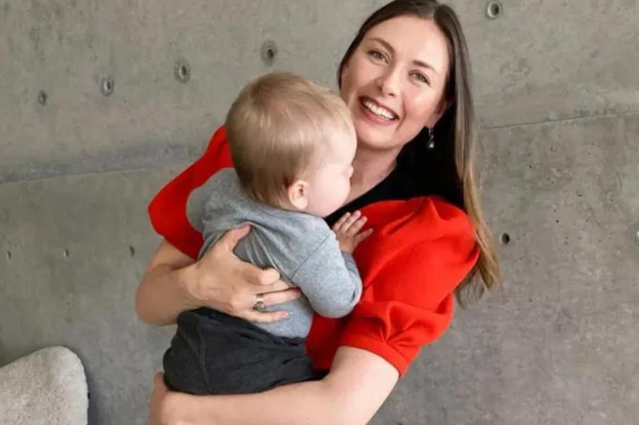 "Первый день рождения в статусе мамы". Мария Шарапова опубликовала фото с сыном