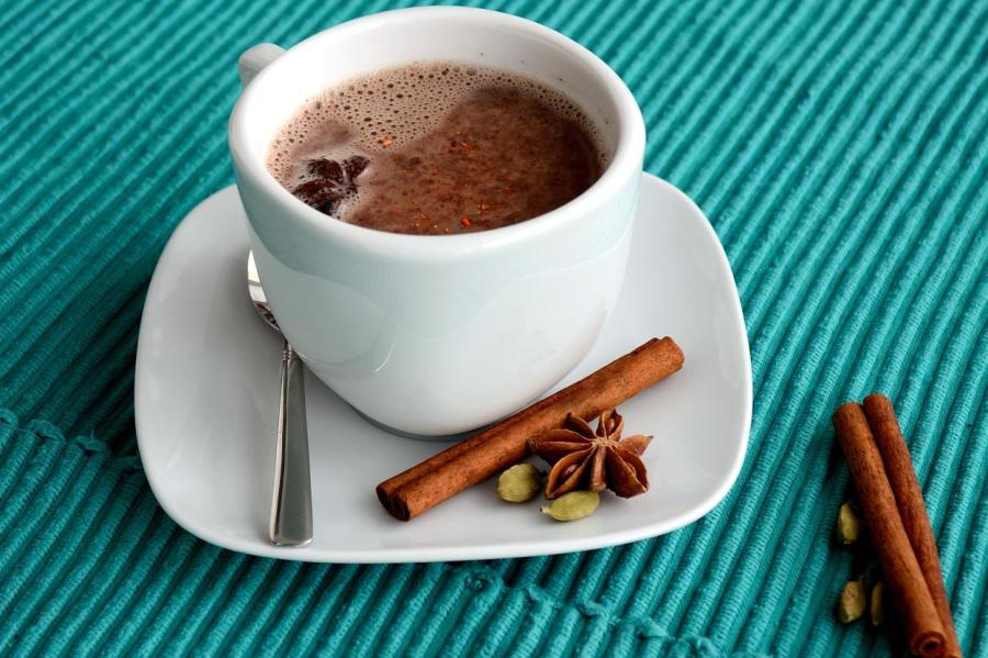 Что добавить в кофе, чтобы избежать вздутие живота