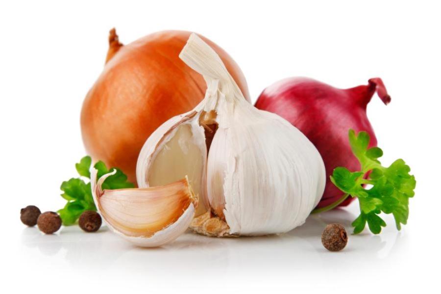 Как избавиться от запаха лука и чеснока