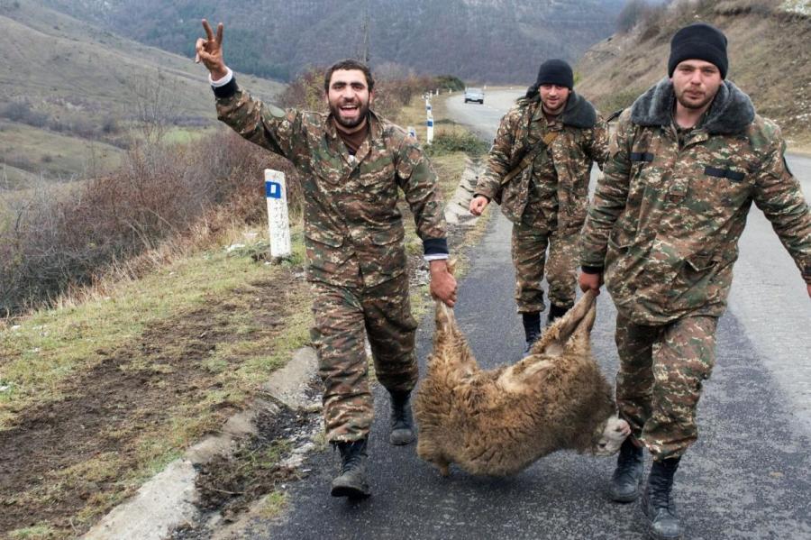 Армяно-азербайджанская война выплеснулась в Лондон (ВИДЕО)