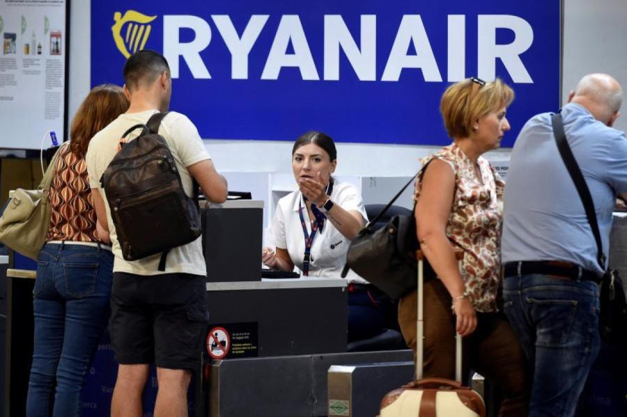 Ryanair сообщила о сокращении количества рейсов: подробности