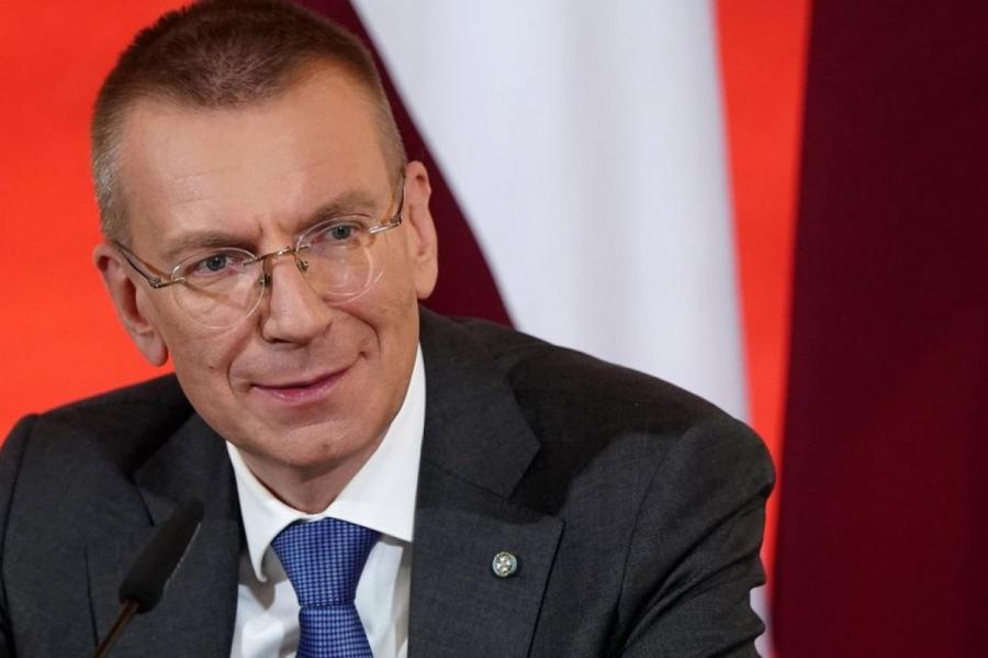 Военная служба должна привлекать молодежь Латвии — президент