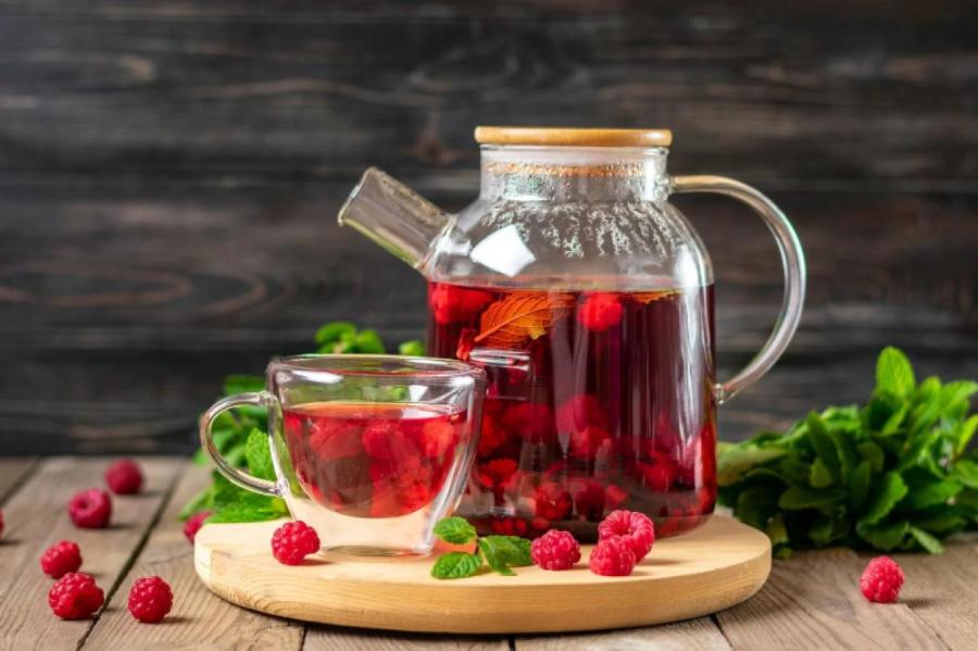 Чай с малиной: чем полезен и кому нельзя (РЕЦЕПТЫ)