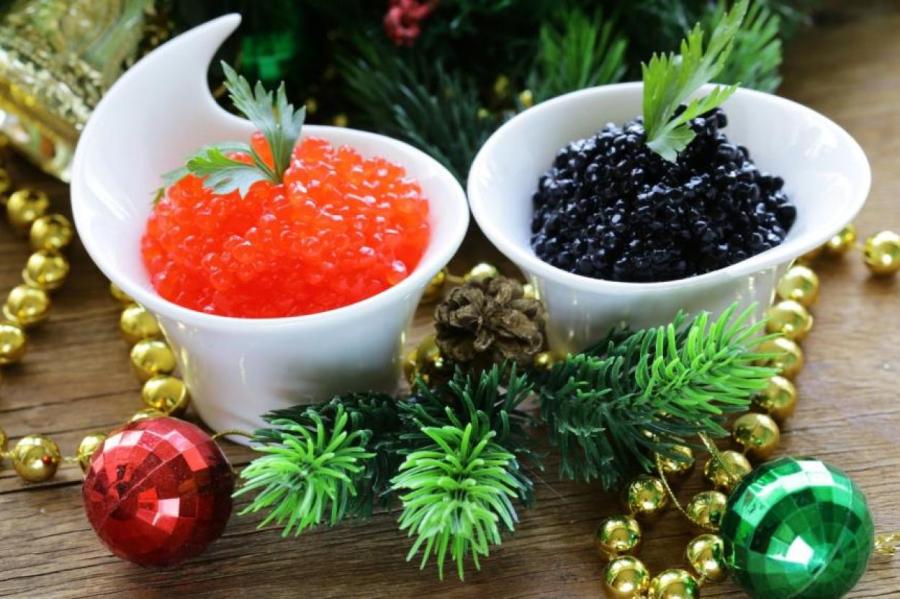 Чем черная икра отличается от красной, и почему она всегда дороже