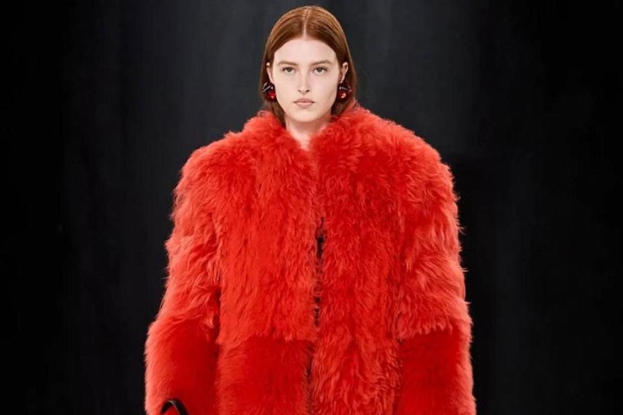 Красный — главный тренд сезона. Как его носить и с чем сочетать?