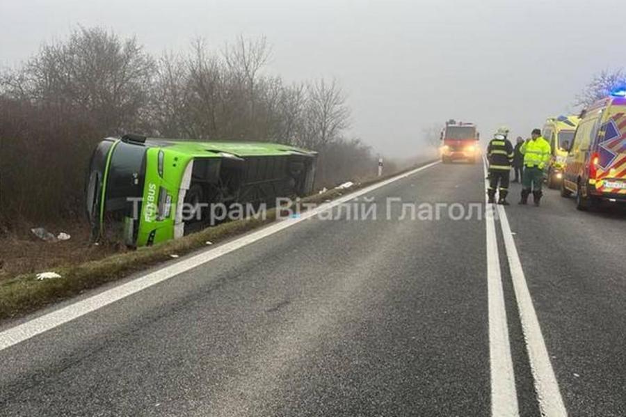 В Словакии перевернулся автобус из Украины. Среди пострадавших – дети