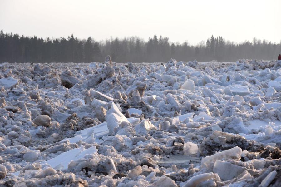 В Плявиньском водохранилище увеличивается затор льда