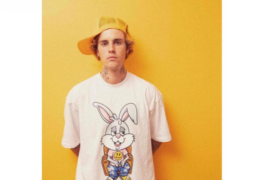 Джастин Бибер в футболке с кроликом-мульяшкой INSTAGRAM.COM/JUSTINBIEBER Джастин Бибер в футболке с кроликом-мульяшкой INSTAGRAM.COM/JUSTINBIEBER
