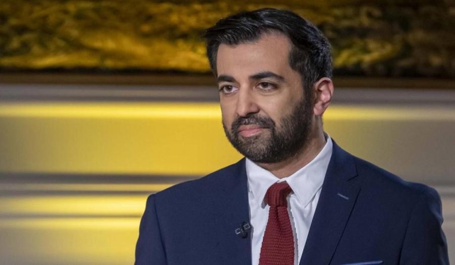 Хамза Юсуф возглавил Шотландию после отставки лидера своей партии.