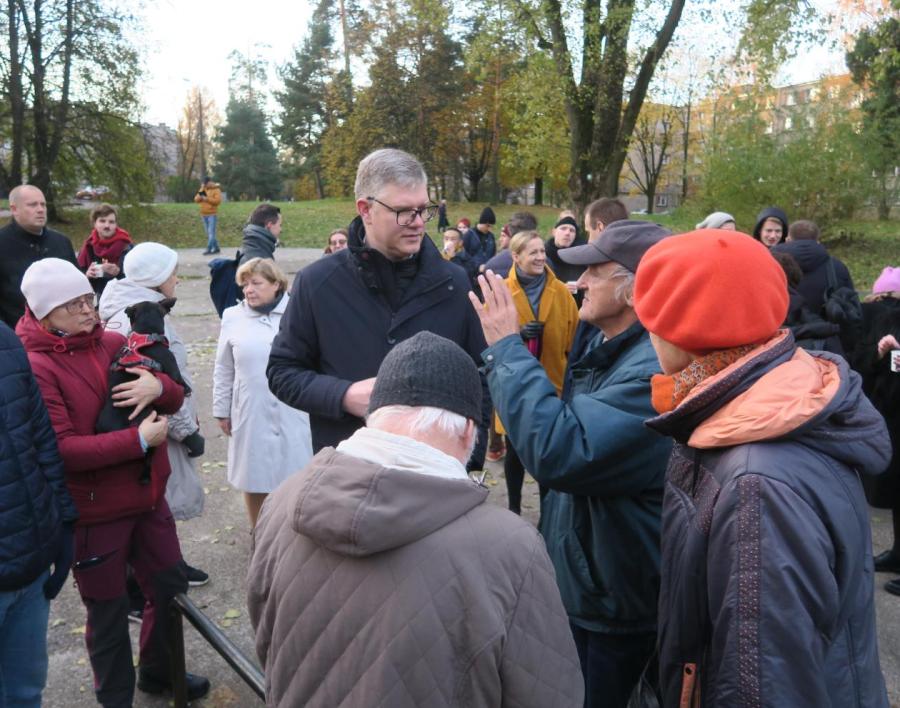   Мэру Риги Вилнису Кирсису пришлось лично успокаивать рижан, которых возмутили фантазии главного архитектора города.